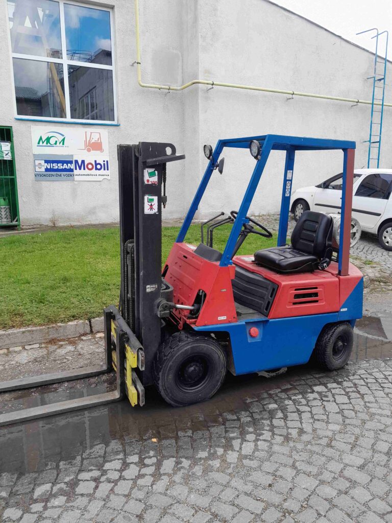 Repasovaný - LPG
Nosnost: 1,5 t
Najeto: 10 Mth po celkové opravě motoru
Výrobce: KOMATSU
Cena: 155 000 Kč