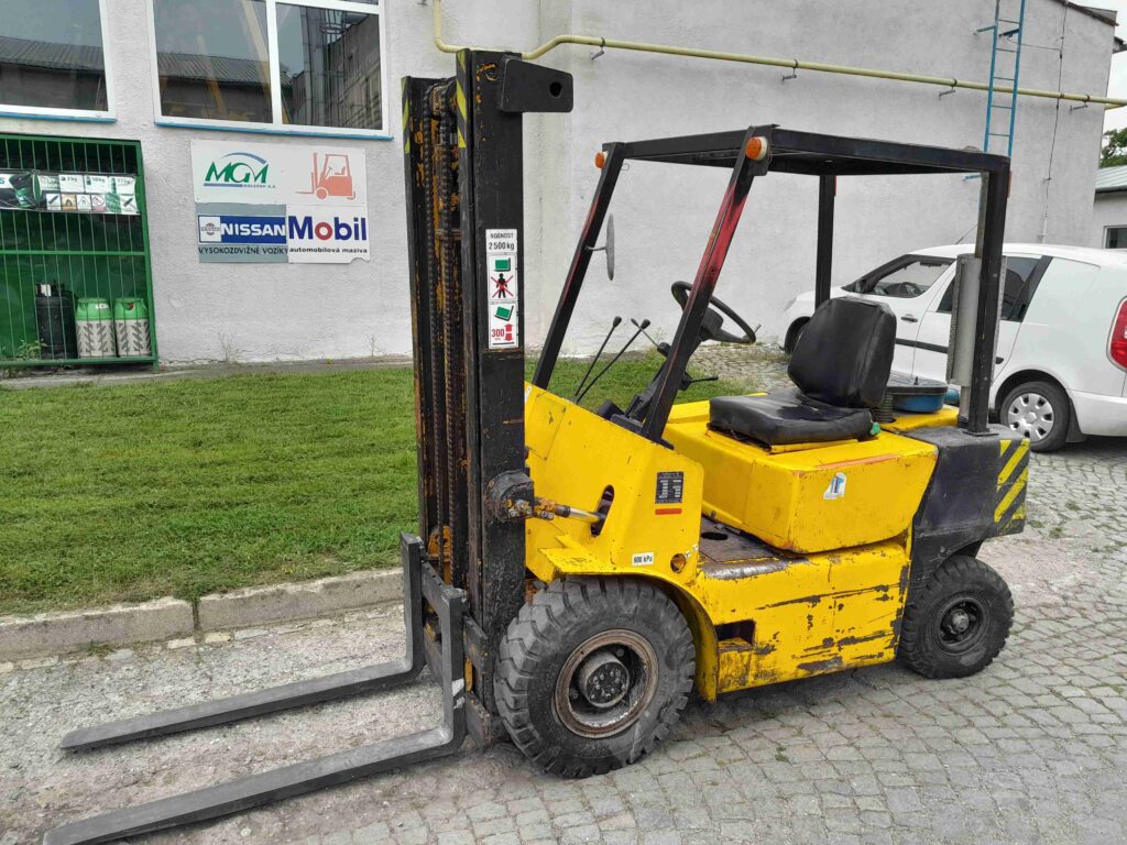 Diesel
Nosnost:2,5 t
 Výrobce: Balkancar
Cena: 85 000 Kč