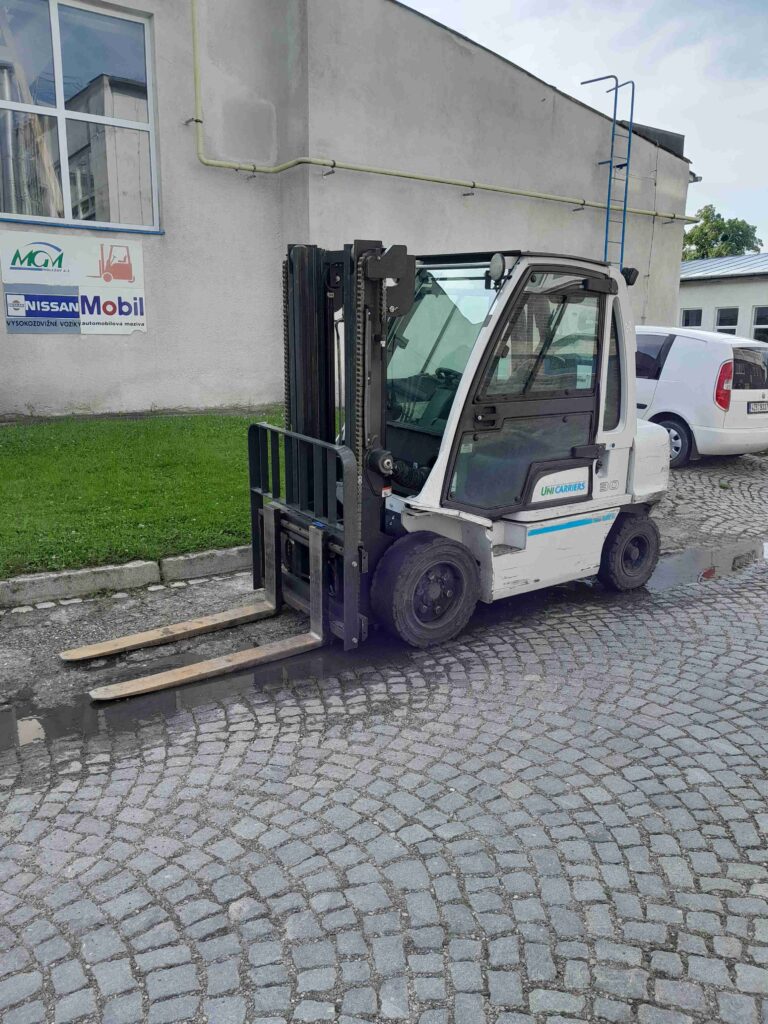 Diesel
Nosnost:3,0 t
 Výrobce: UNICARRIERS
Cena: 385 000 Kč